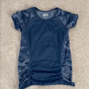 Athlete blue camo shirt in large